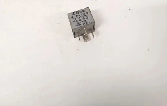 Volkswagen Golf IV Other relay 141951253B 20240072