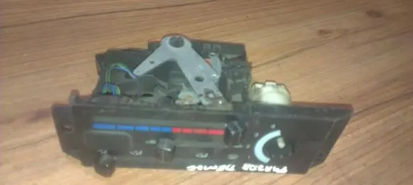 Mazda Demio Climate control unit