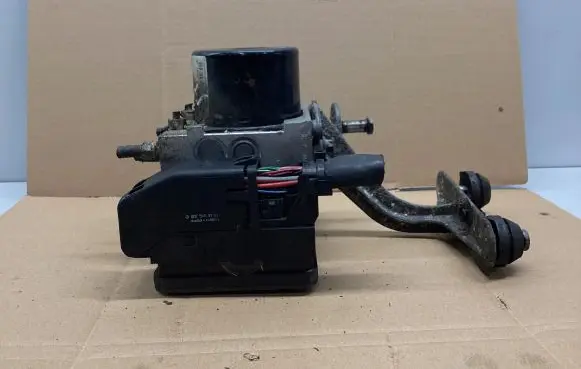 Mercedes-Benz C W204 ABS Pump A2045455332