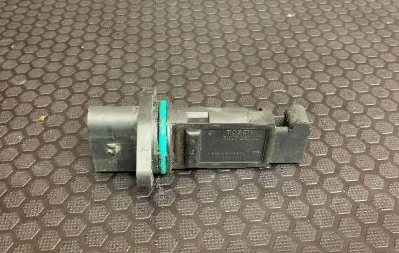 Audi A6 S6 C5 4B Mass air flow meter F00C2G2047 786183D