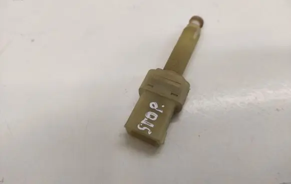 Audi A4 S4 B5 8D Brake pedal sensor switch 443945515