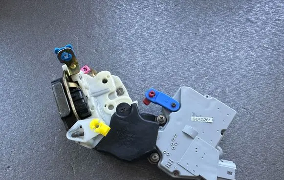 Nissan Patrol Y61 Front door lock 80502VB000
