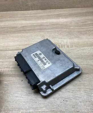 Volkswagen PASSAT B5 Engine control unit/module ECU 038906018FQ 0281010172