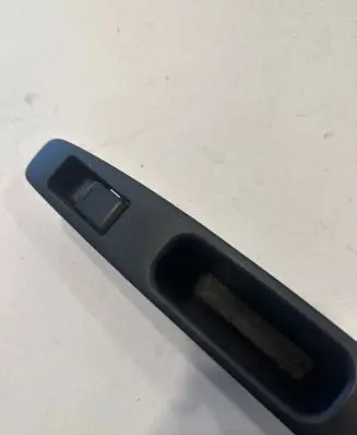 Nissan Qashqai Electric window control switch 25411JD000 3338
