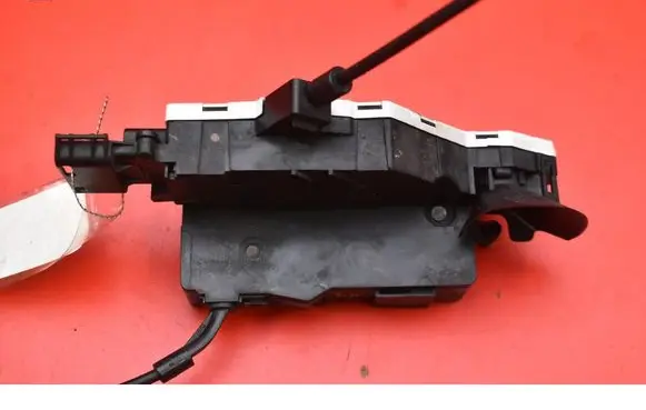 Peugeot 207 CC Front door lock 24087816