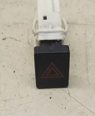 Nissan Qashqai+2 Hazard light switch 25290 0H010