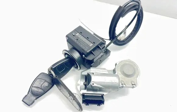 Mercedes-Benz CLK A209 C209 Ignition lock 2095451908