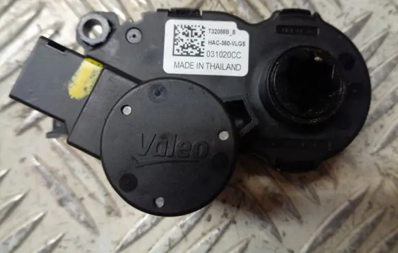 Dacia Duster II Air flap motor/actuator T32088B HAC360VLG5