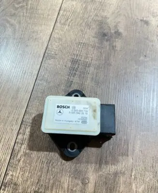 Mercedes-Benz E C207 W207 ESP acceleration yaw rate sensor A0055422618 0265005735 3434683