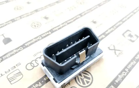 Volkswagen PASSAT B8 EUR ISO radio connector 5GV051629M