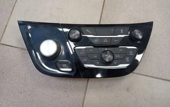 Chrysler Pacifica Climate control unit P56054984AC T126610123 68240089AD