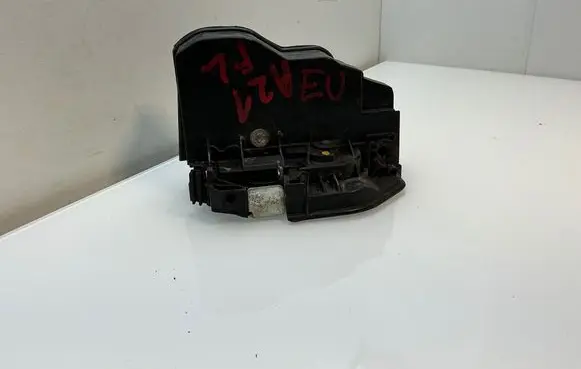 BMW 5 E60 E61 Front door lock 7229455 A053702