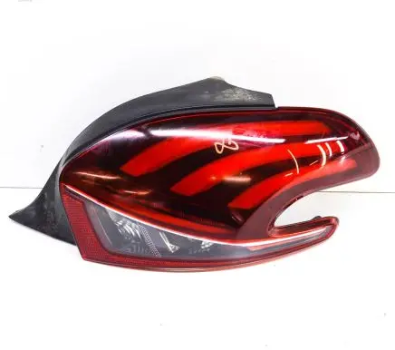 Peugeot 208 Rear/tail lights 9825601180