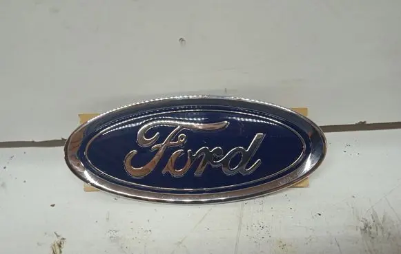 Ford Puma Manufacturer badge logo/emblem 5258395 C1BB8B262AA C1BB8B262