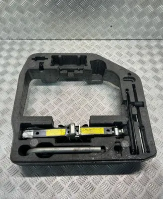 Audi A5 Sportback 8TA Tool set 