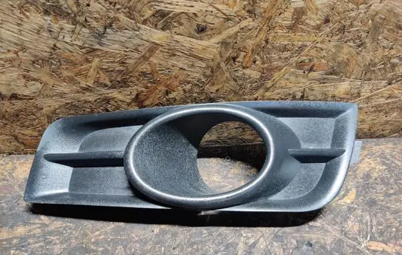 Chevrolet Cruze Front fog light trim/grill 96981086