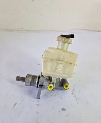 Land Rover Discovery 3 - LR3 Master brake cylinder 74471269c