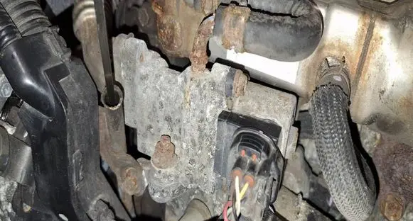 Toyota Yaris EGR valve 