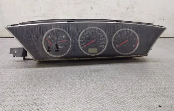 Nissan Primera Speedometer (instrument cluster) AV619