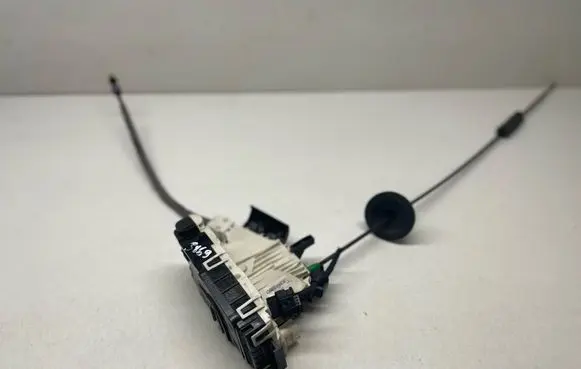 Mercedes-Benz E C207 W207 Front door lock 2047202535 A2047202535 A2077601340