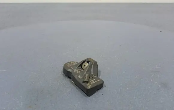 Volkswagen Touareg II Tire pressure sensor 5Q0907275D