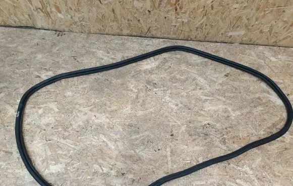 Trunk rubber seal (body)
