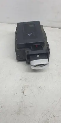 Volkswagen PASSAT B6 Ignition lock 3C0905843R 33305401