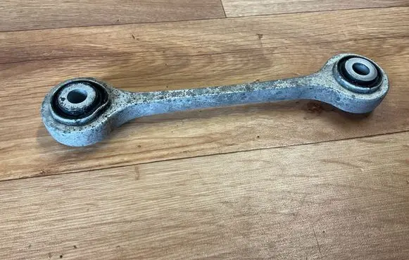 Volkswagen Touareg II Front control arm 7L0411317