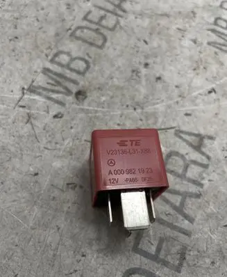 Mercedes-Benz C W205 Other relay A0009821923