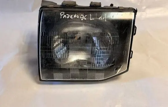 Mitsubishi Pajero Headlight/headlamp 11037749