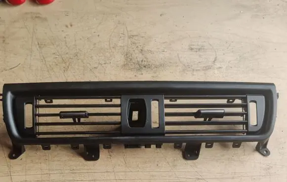 BMW 5 F10 F11 Dash center air vent grill