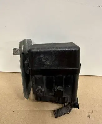Mazda 6 Relay mounting block 
