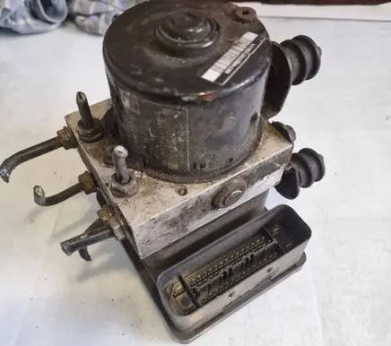 Audi A4 S4 B5 8D ABS Pump 1K0907379K