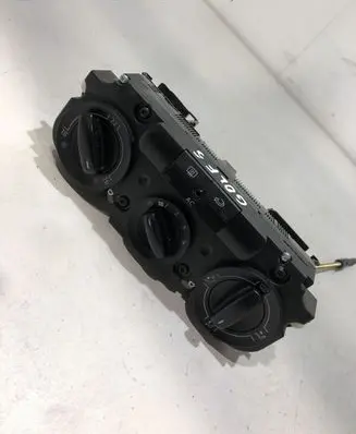 Volkswagen Golf V Climate control unit