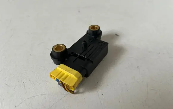 Mercedes-Benz ML W163 Airbag deployment crash/impact sensor A1638200226 000301352593612