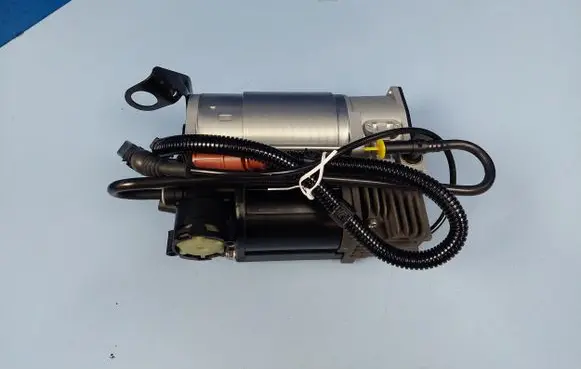 Audi A6 S6 C6 4F Air suspension compressor/pump 4F0616006A 4F0616005E 4F0616005