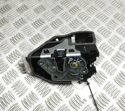 BMW X3 F25 Coupe door lock (next to the handle) 7318411