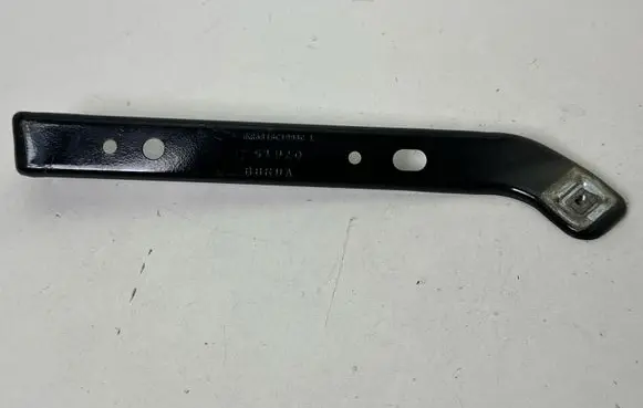 Ford Mustang VI Fender mounting bracket FR3B16C199BC