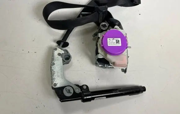 Ford Mustang VI Front seatbelt FR3B63612D64AG