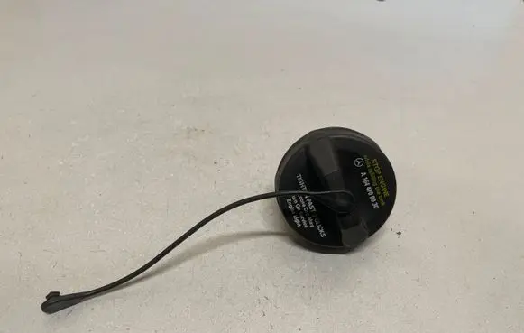 Mercedes-Benz GL X164 Fuel tank filler cap A1644700030