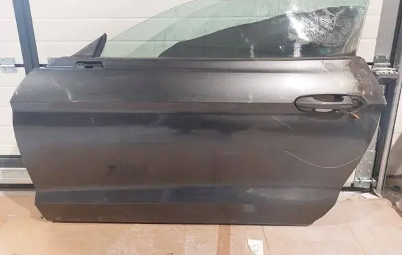 Ford Mustang VI Front door