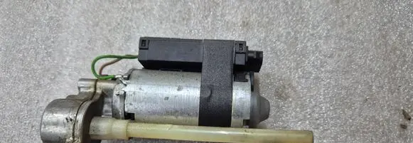 BMW X5 E70 Steering column adjust motor 0390201666 67646903946