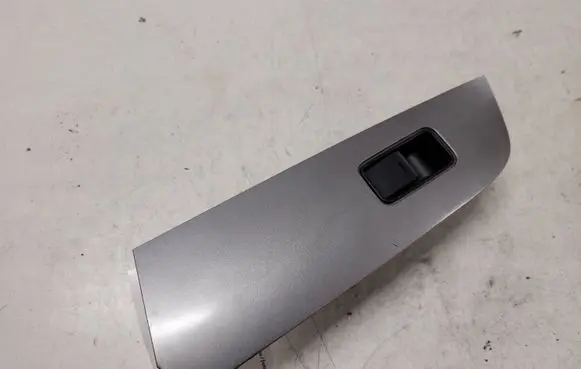 Mazda 6 Electric window control switch 03124620