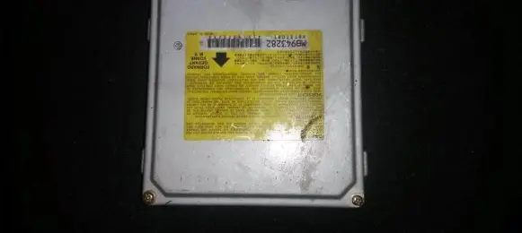 Mitsubishi 3000 GT Airbag control unit/module mb943282 x6t37081