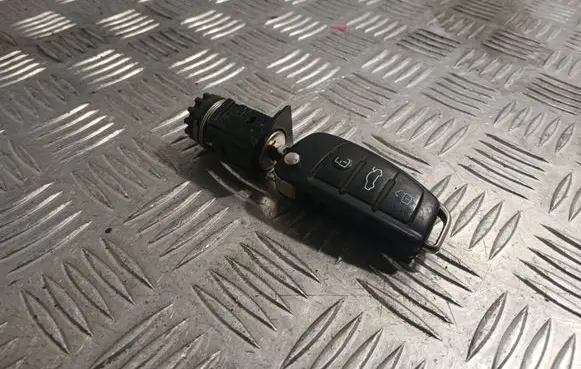 Audi A6 S6 C6 4F Front door lock (next to the handle) 4F0837063A