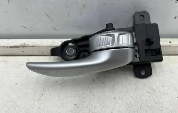 Jeep Renegade Front door interior handle