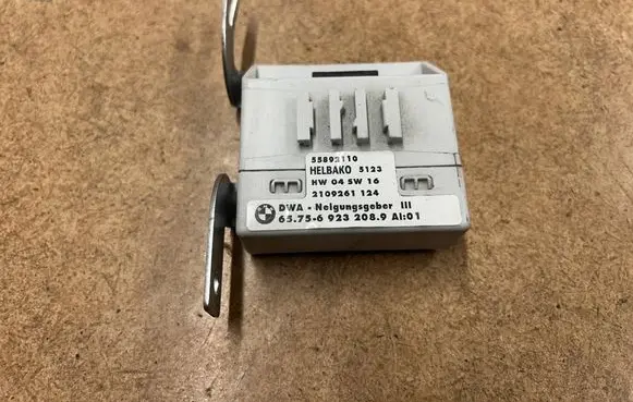 BMW 3 E46 Alarm switch 65756923208 6923208