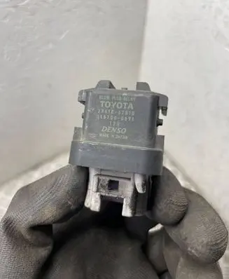 Toyota Avensis T250 Glow plug pre-heat relay 2861067010 1567000671