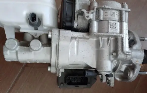 Tesla Model S ABS Pump 103712300B