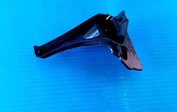 Audi A8 S8 D4 4H Front bumper mounting bracket 4H0807140A